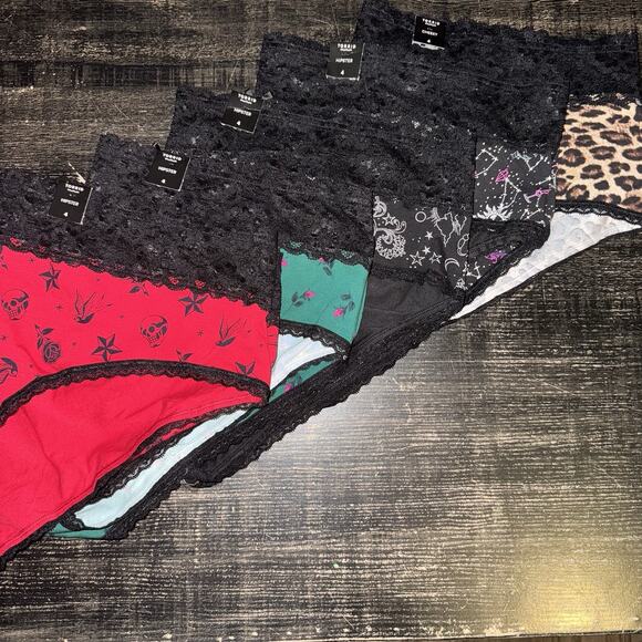 Lot of 5 Torrid Panties Size 4x 4 Hipster and Cheeky - Picture 1 of 6
